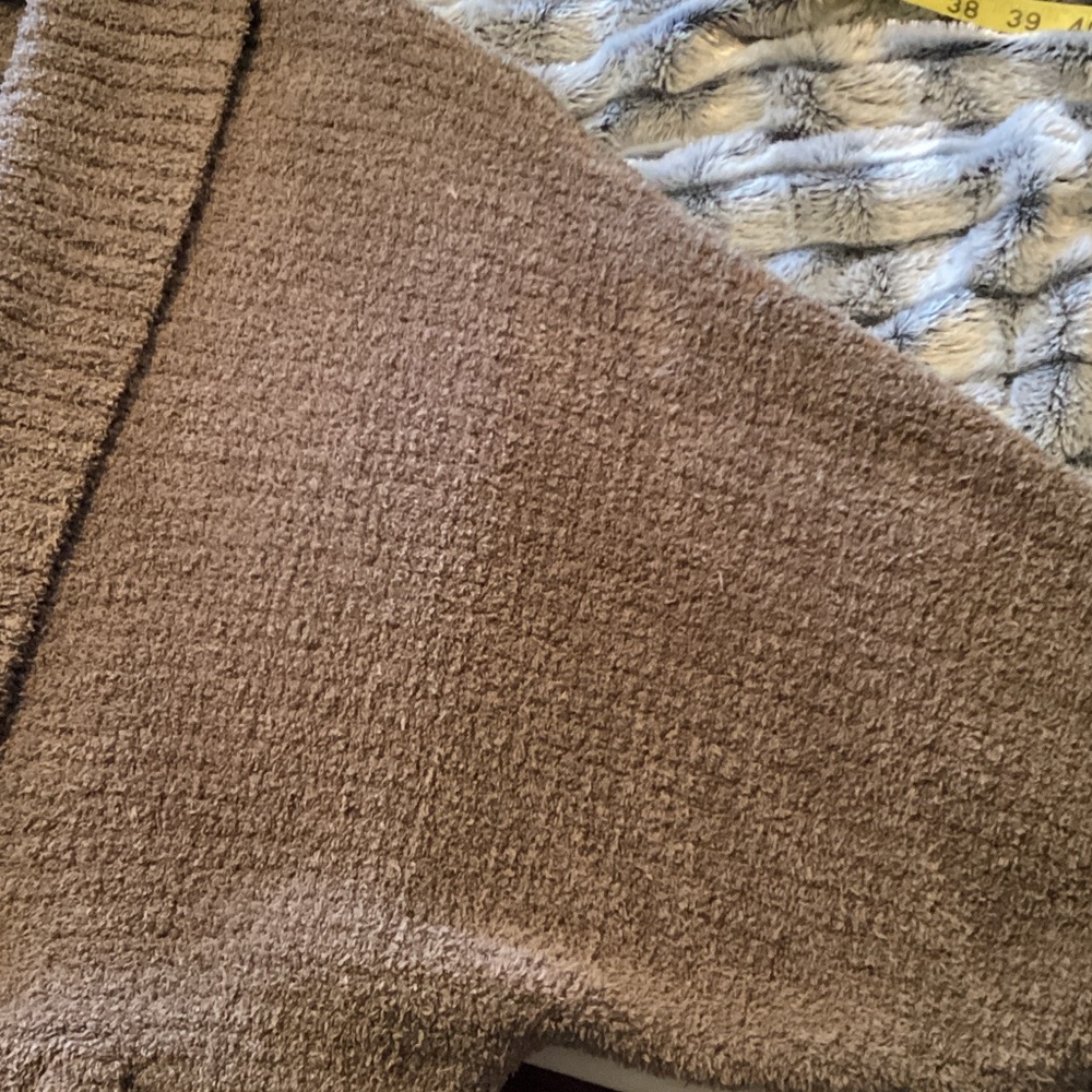 Barefoot Dreams Gray Oversized Cardigan
Size XXS/XS - Picture 7 of 7